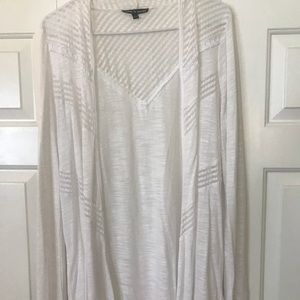 Light weight sweater